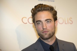 Pese a no tener el mismo éxito de su pareja, Robert Pattinson también guarda poder taquillero.